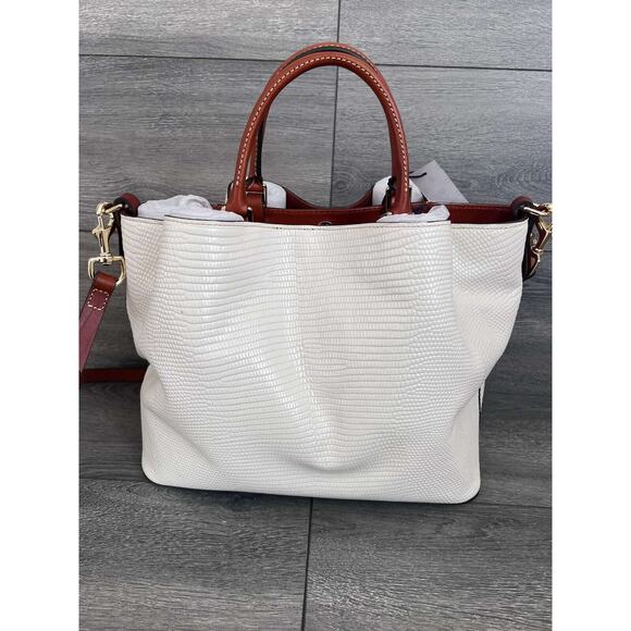 Dooney & Bourke DV1039BO Embossed Lizard Large Barlow Bone Bag B000540 - Picture 5 of 12